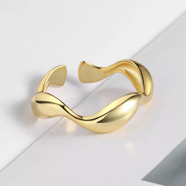 Miranda | Wave Ring 18K Gold